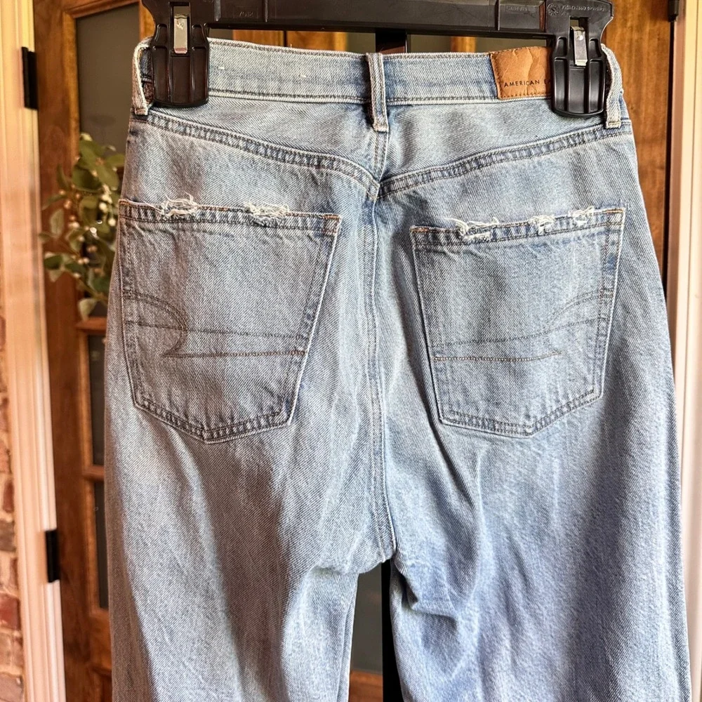 American Eagle Baggy Jean Women Light Wash Distressed High Rise Denim 000 Short